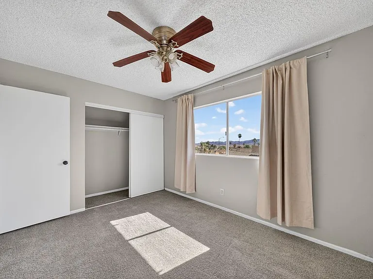 389 Summer Creek Ct — Photo 14