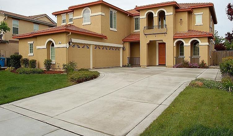 1st image of 136 Brighton Cir