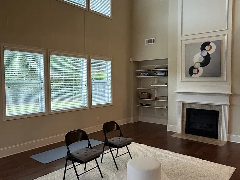 Living room/Family room with 2-story height