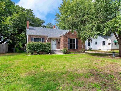 915 S Holyoke St, Wichita, KS, 67218