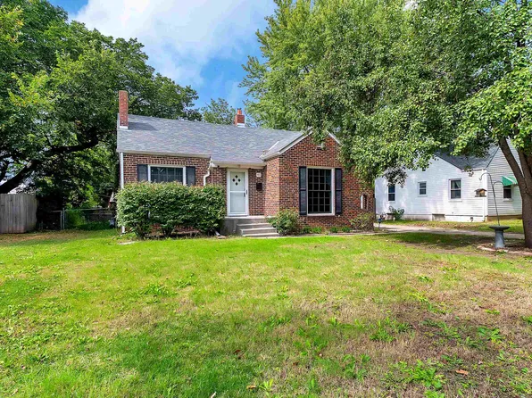 915 S Holyoke St, Wichita, KS 67218