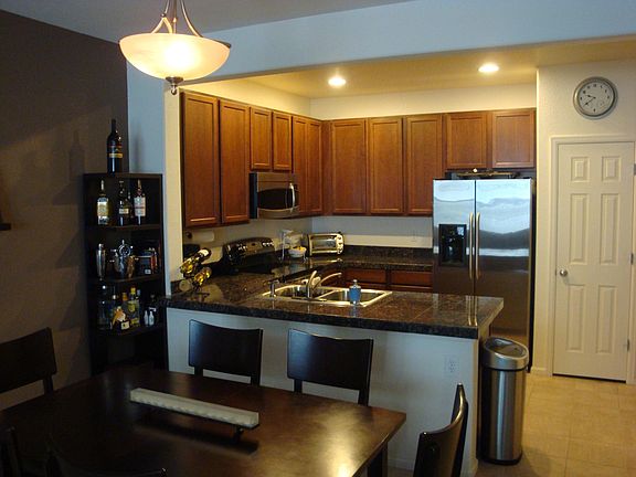 Kitchen - BROWN ACCENT WALLS ARE WHITE NOW. Brand new paint.