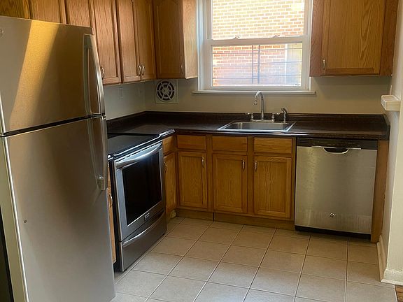 2nd image of 530 Throggs Neck Expy APT 1