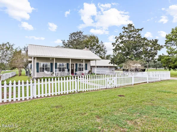 8438 Dudley Rd, Abbeville, LA 70510