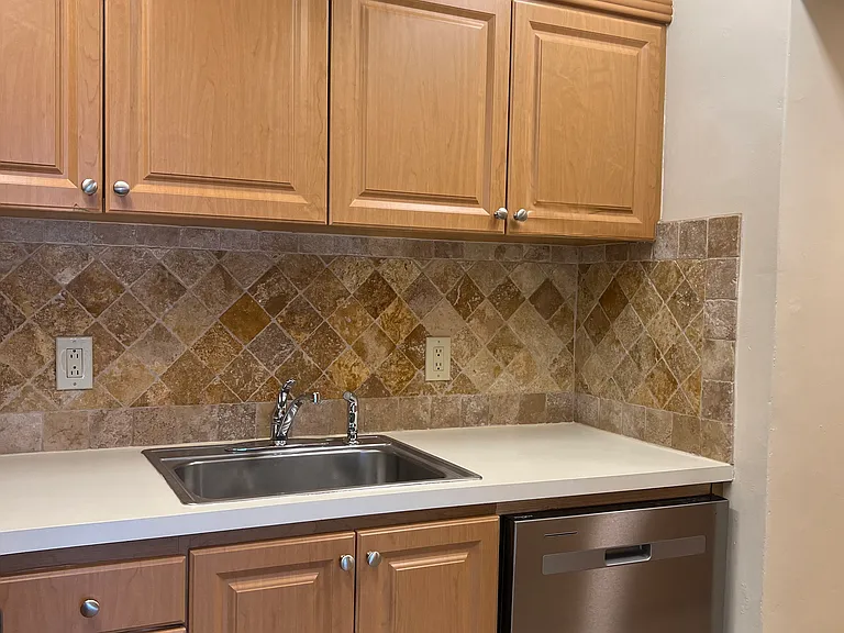 2501 NE 11th St #6 — Photo 46