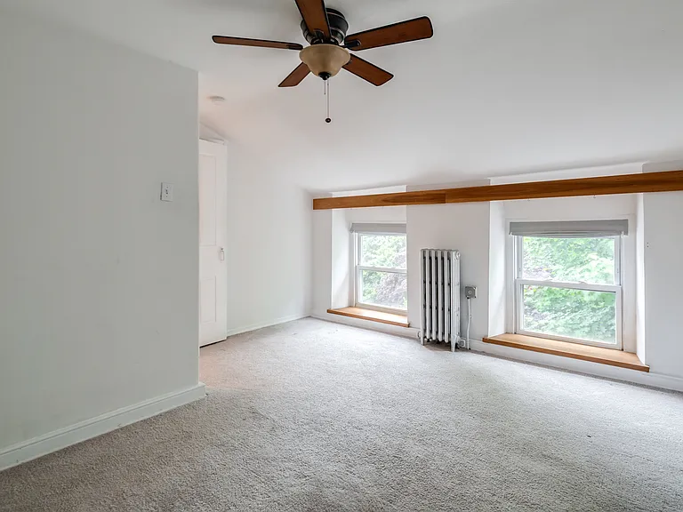 129 Krams Ave — Photo 21