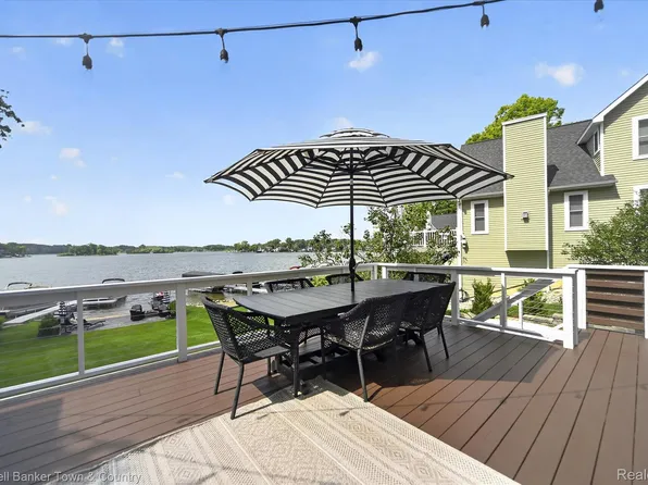 3762 Noble, Brighton, MI 48116
