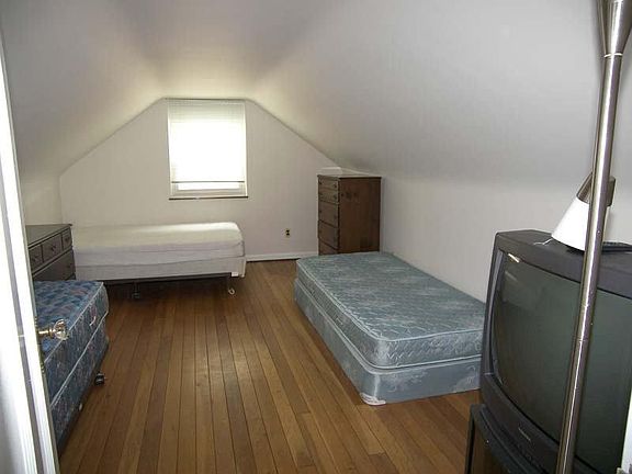 2nd image of 3526 Rawson Pl