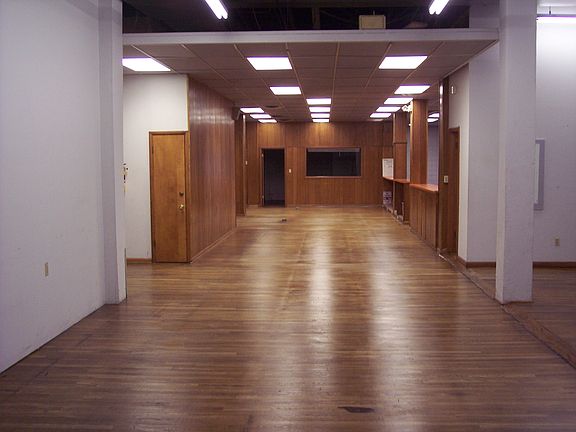 4th image of 536 E Market St