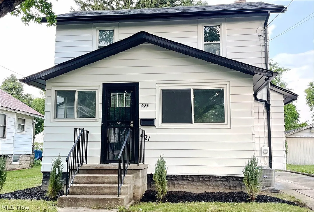921 Eva Ave photo 1