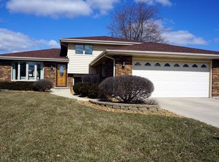 6018 Brookwood Dr, Oak Forest, IL 60452
