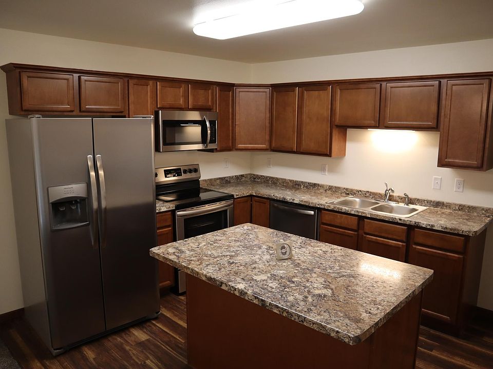 1st image of 102 Gardens Ct #Un3dfdmek
