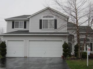 240 Wright Dr, Lake In The Hills, IL 60156