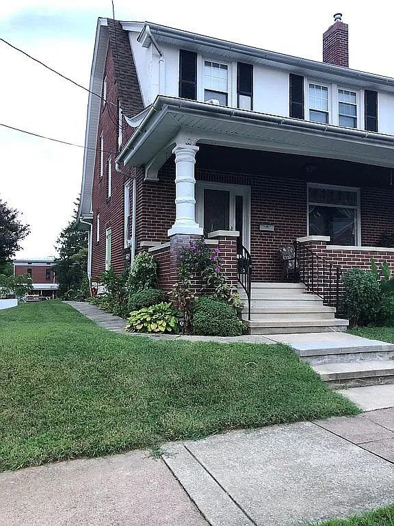 25 W Broad St photo 1