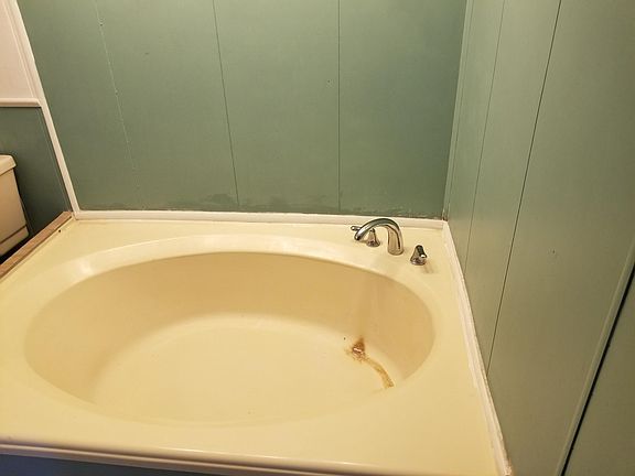 3rd image of 515 Elm St #B