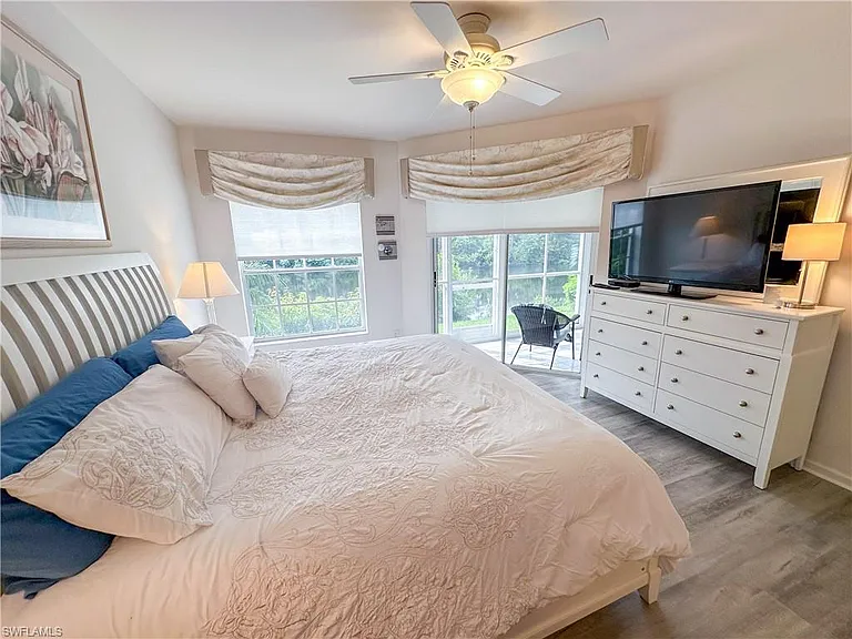 4240 Lake Forest Dr #413 — Photo 15
