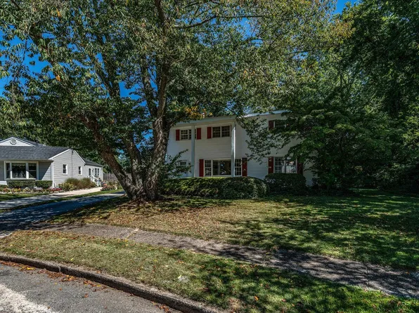 15 Oxford Dr, Somers Point, NJ 08244