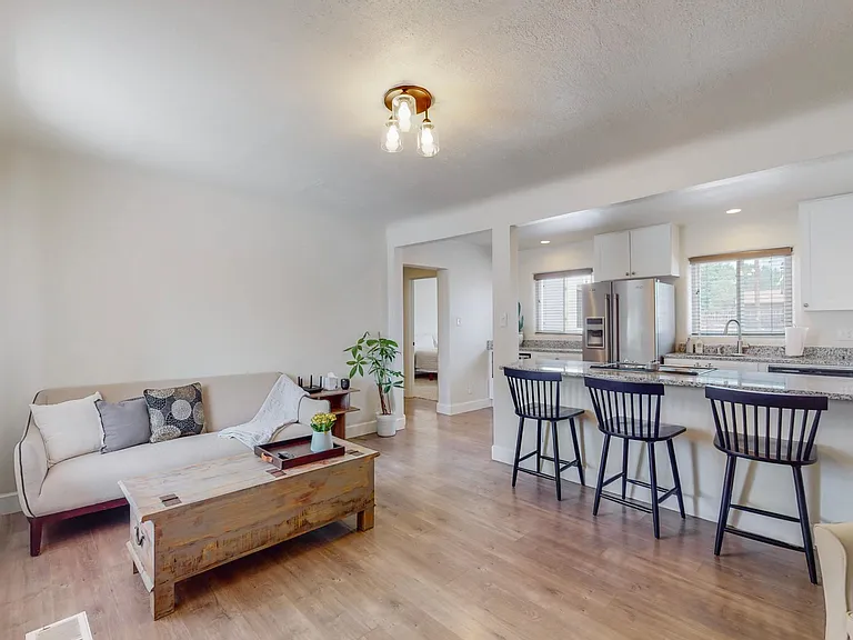 527 Gene Ave NW — Photo 10