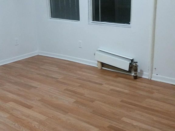 5th image of 2636 93rd St Fl 1