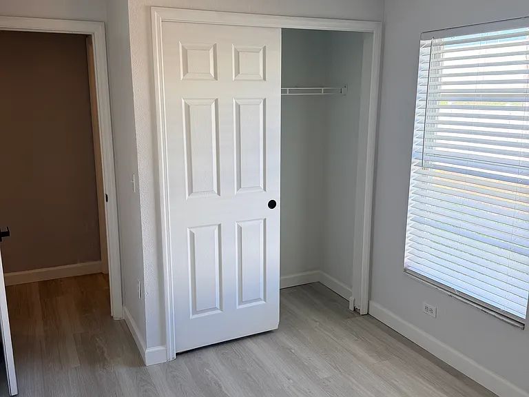 802 E North Bay St — Photo 15