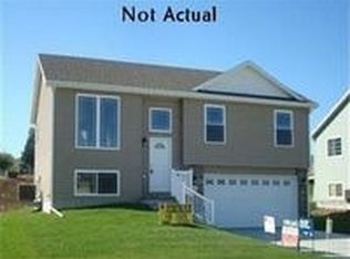 2121 NW 47th Ct, Lincoln, NE 68528