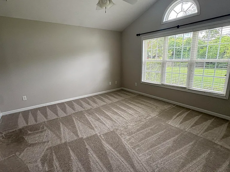 121 Mulberry Cir — Photo 15