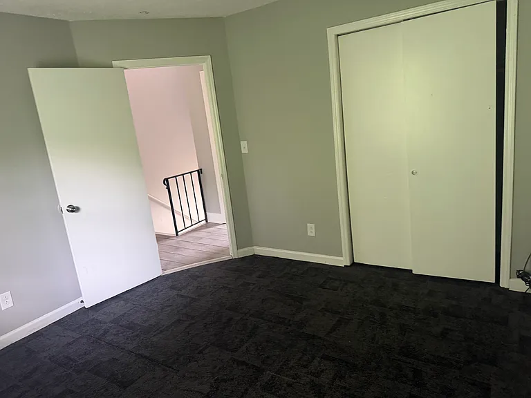 Shelby Apartments — Photo 6