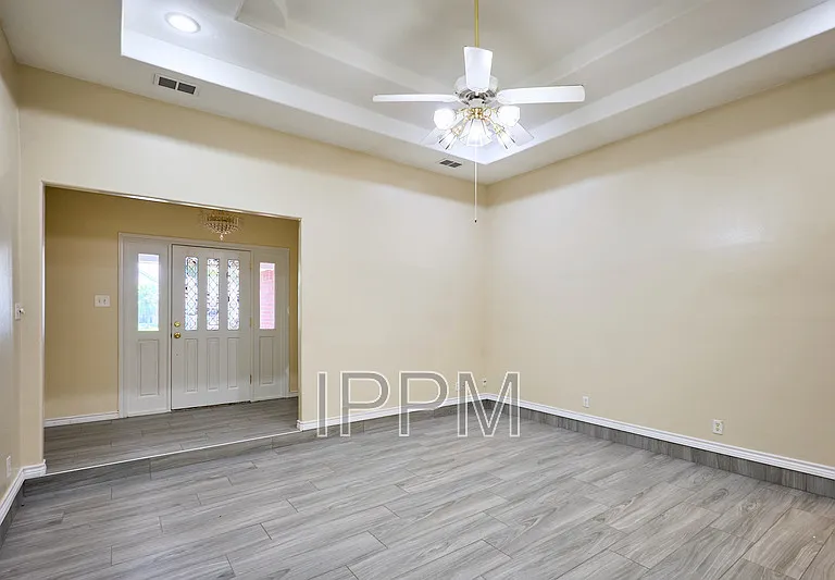 2609 Thomas Ln — Photo 9