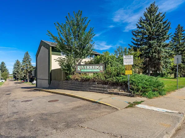 790 Abbottsfield Rd NW, Edmonton, AB T5W 4R4