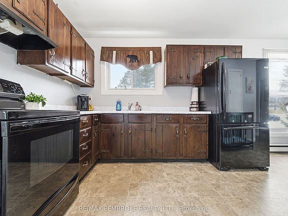 4th image of 114 Hemlock St