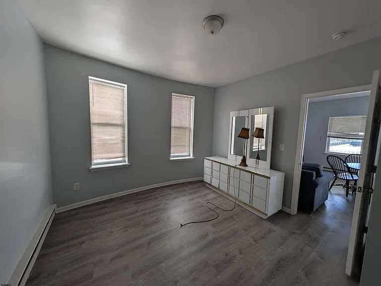 12 N Iowa Ave — Photo 11