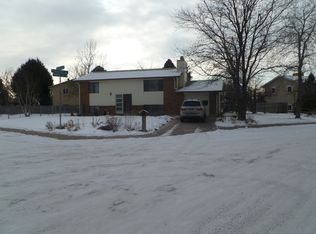 898 Mobile St, Aurora, CO 80011