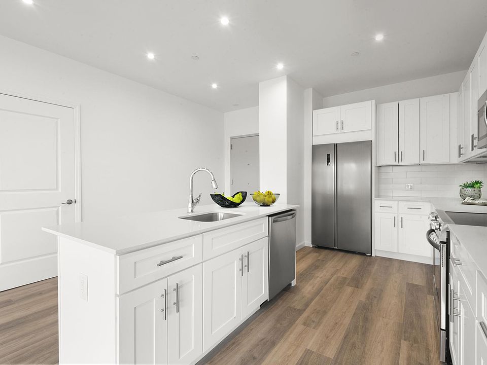 1st image of 2 Executive Dr APT 617