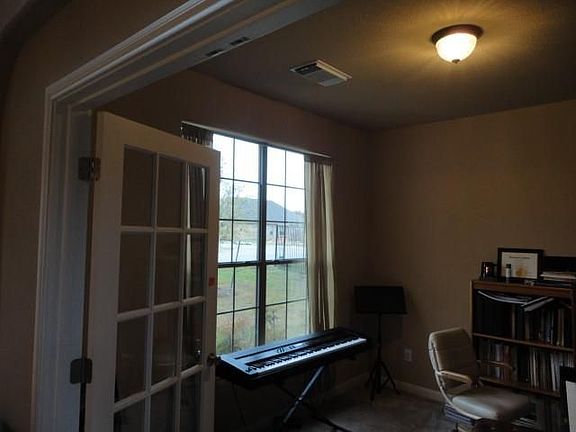 3rd image of 1802 Zach Russell Dr