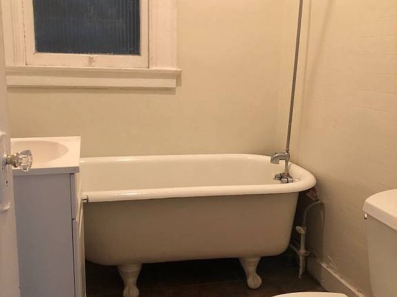 5th image of 1207 Bush St APT 2