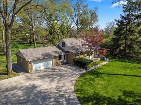 214 N Evangeline St, Dearborn Heights, MI 48127