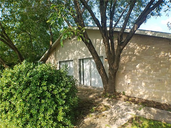 2nd image of 6715 Sandshof Dr Unit A