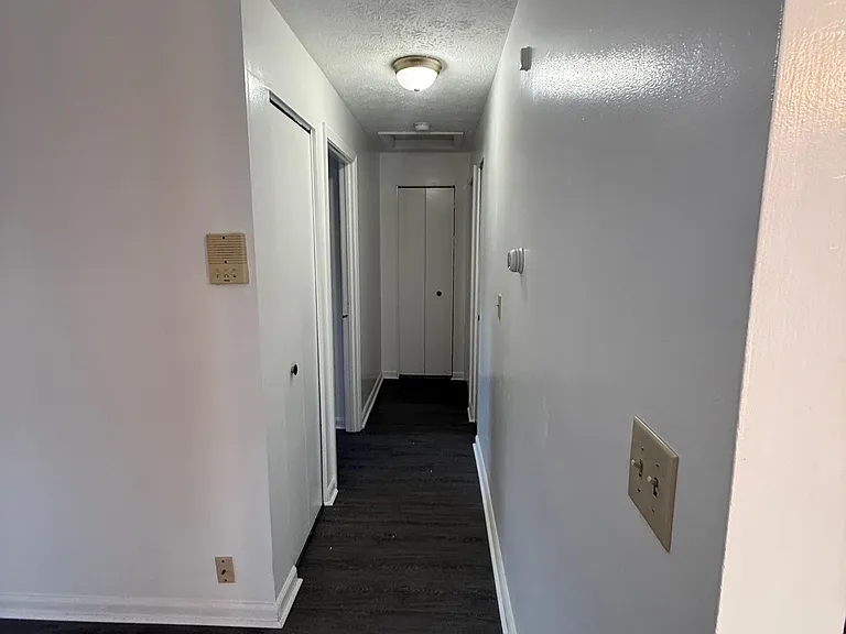 1081 Blue Hills Ave — Photo 4