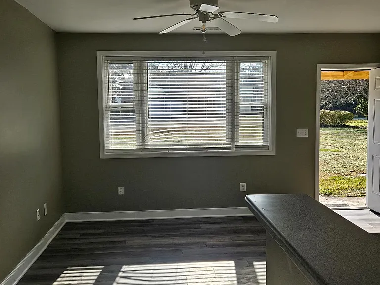 282B E Fairway Dr #B — Photo 3