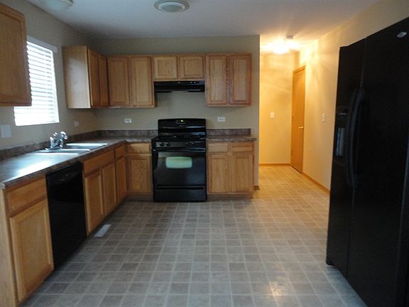 2nd image of 609 Circle Dr