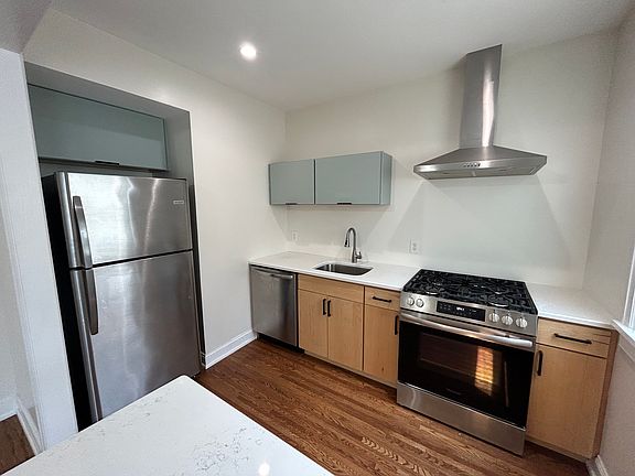 3rd image of 1093 Ellicott St #1