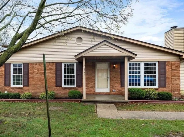 36831 Lakeview Ln, Richmond, MI 48062