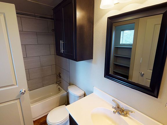 4th image of 1212 Greenlee St #204