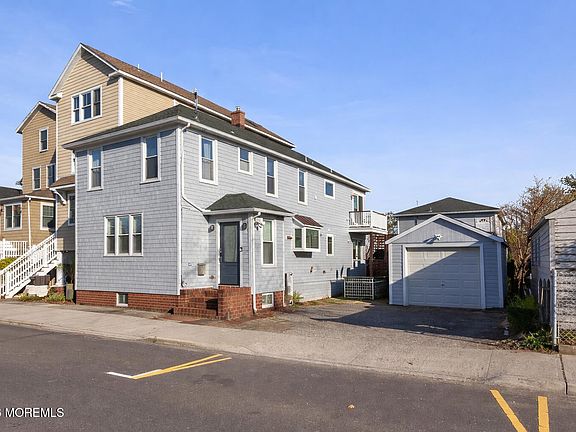 5th image of 48 5th St