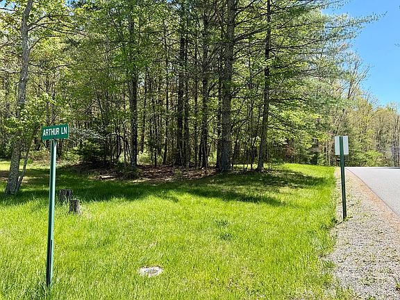 4th image of 360 Edward Dr