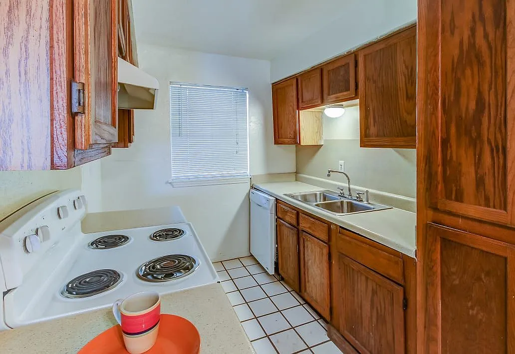 Summerplace Apartments — Photo 1