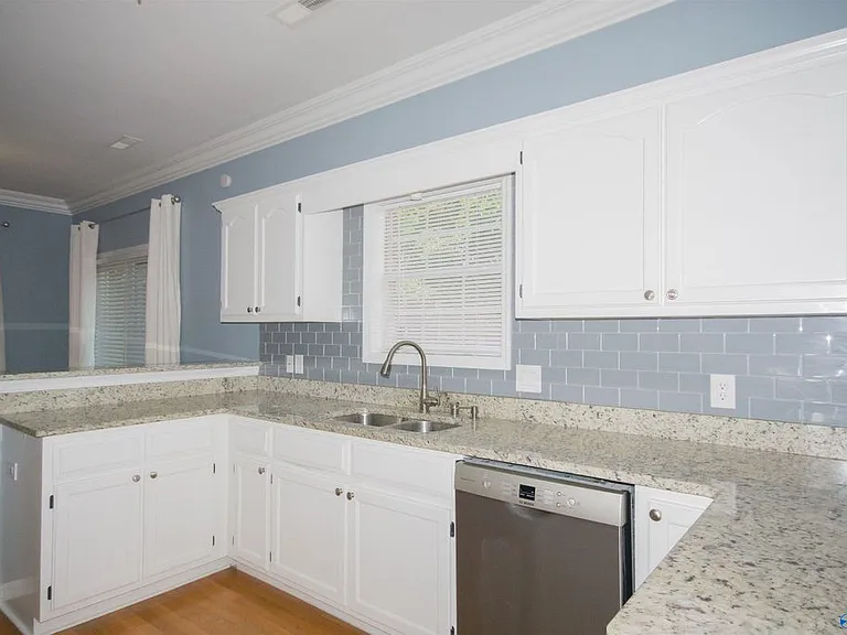 104 Lancaster Ct SW — Photo 12