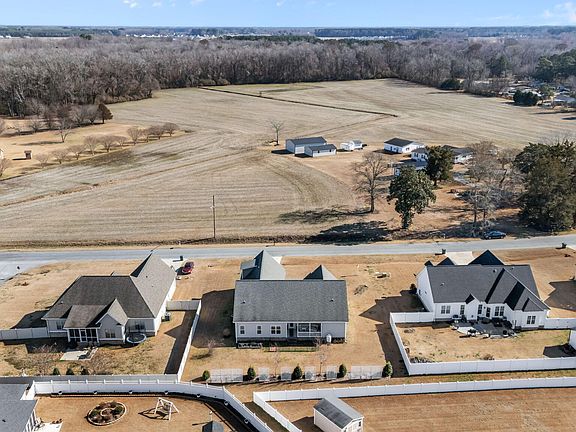 5th image of 3950 Sunny Lane Drive