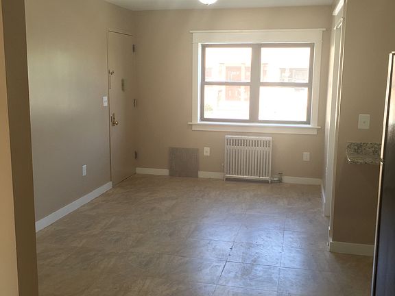 4th image of 10246 184th St #2