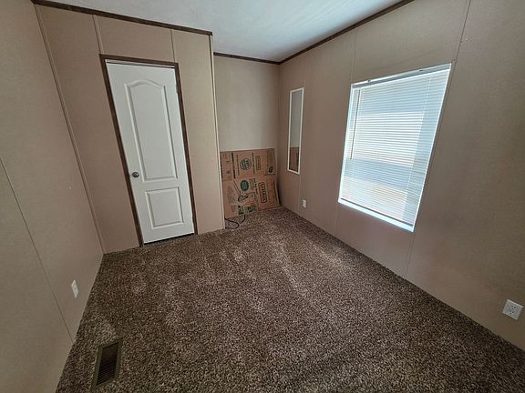 5th image of 3206 E Elm St